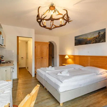 Apartmenthaus Dreier-2 By Interhome アパート Neukirchen am Großvenediger